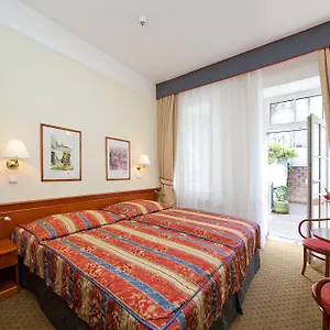https://hotel-16.praguehotelsweb.com