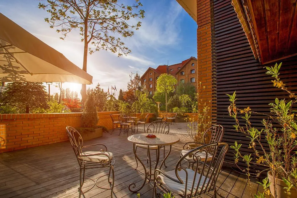 Caro Hotel Bukarest 4*,